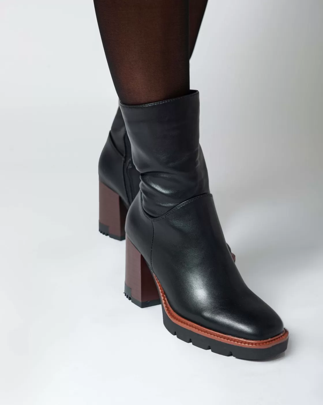 Boots*BREE Classic Half Boot - Black