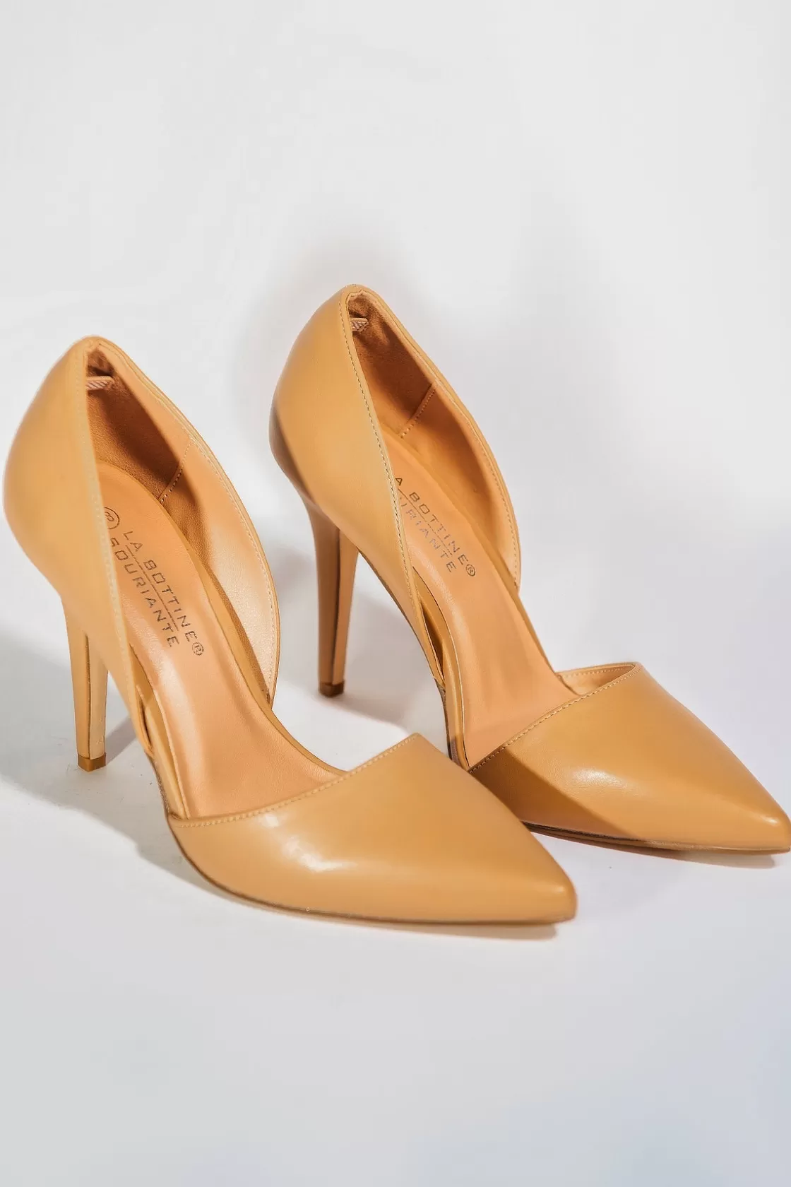 Heels*BREE Classic Pointy Heels - Beige