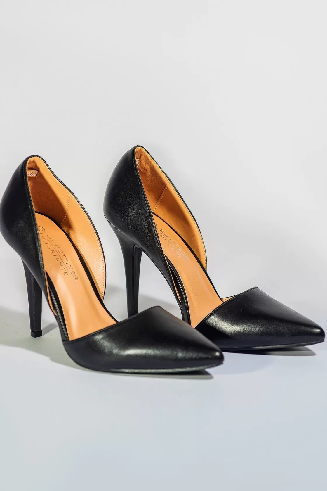 Heels*BREE Classic Pointy Heels - Black