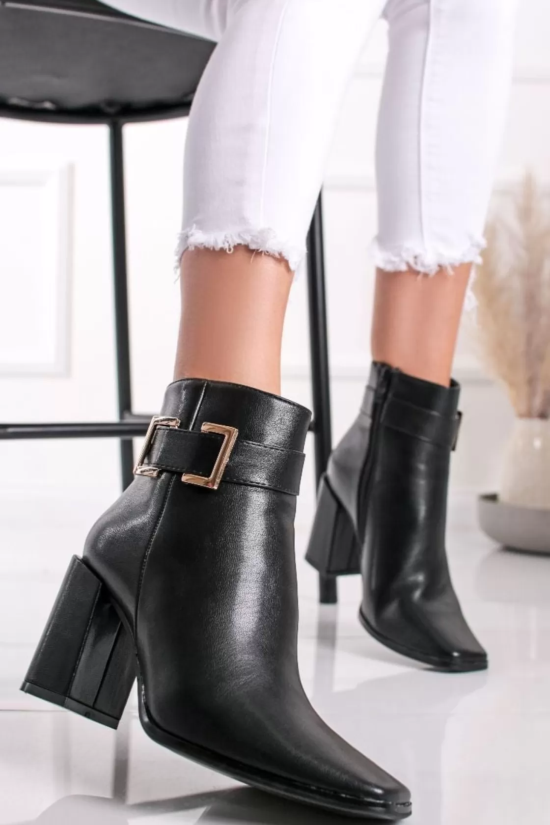 Boots*BREE Elegent Leather Booties - Black