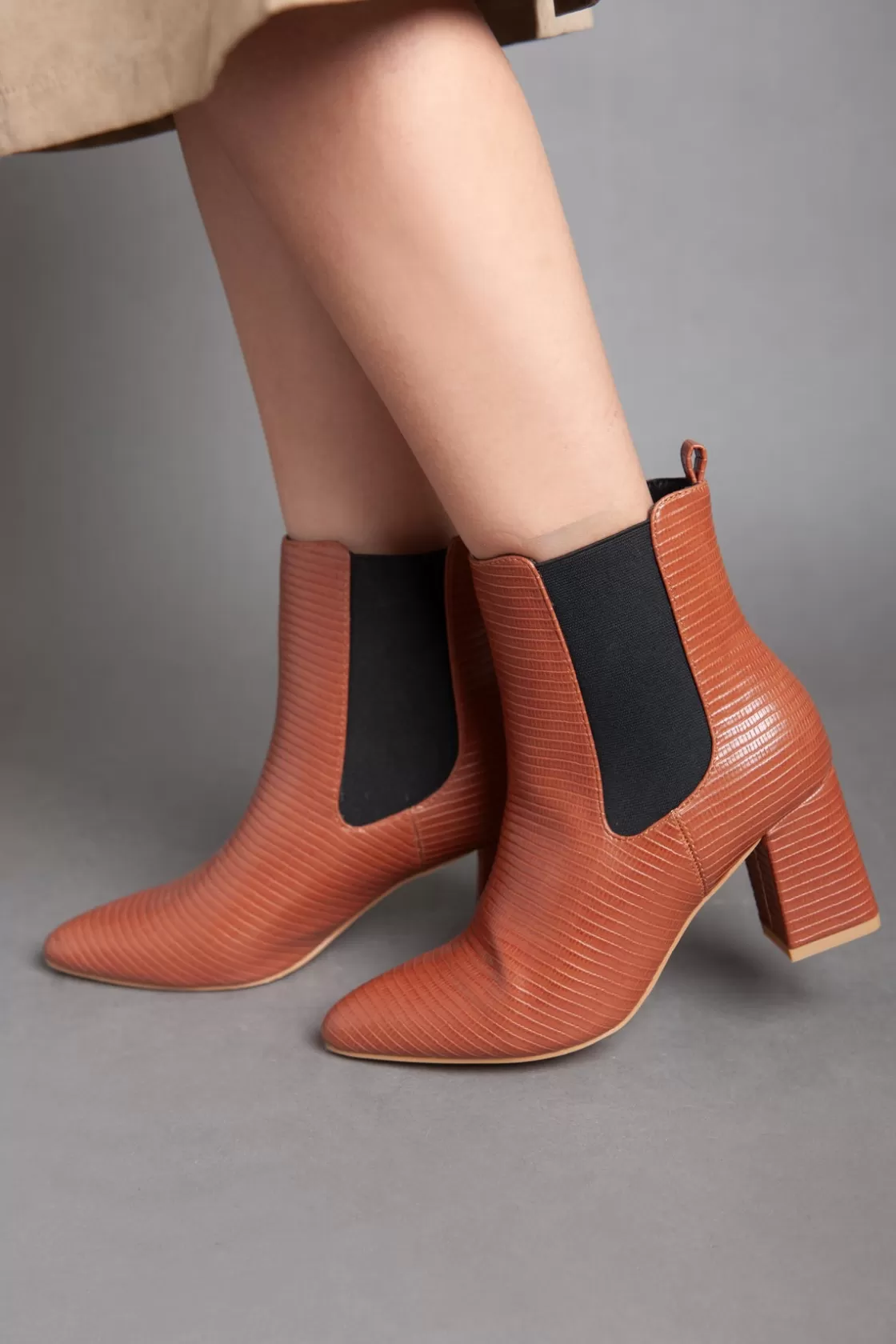 Boots*BREE Flare Heel Faux Leather - Ankle Boot - Camel