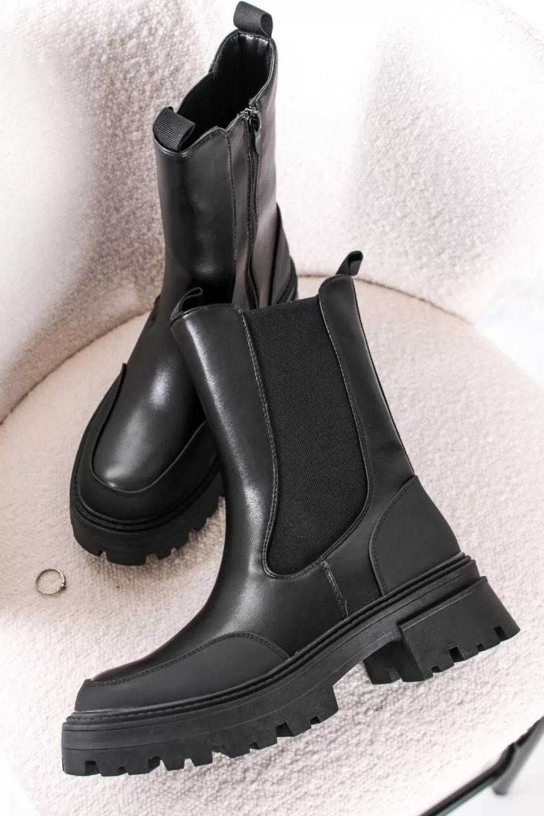 Boots*BREE Low Chelsea Boots - Black