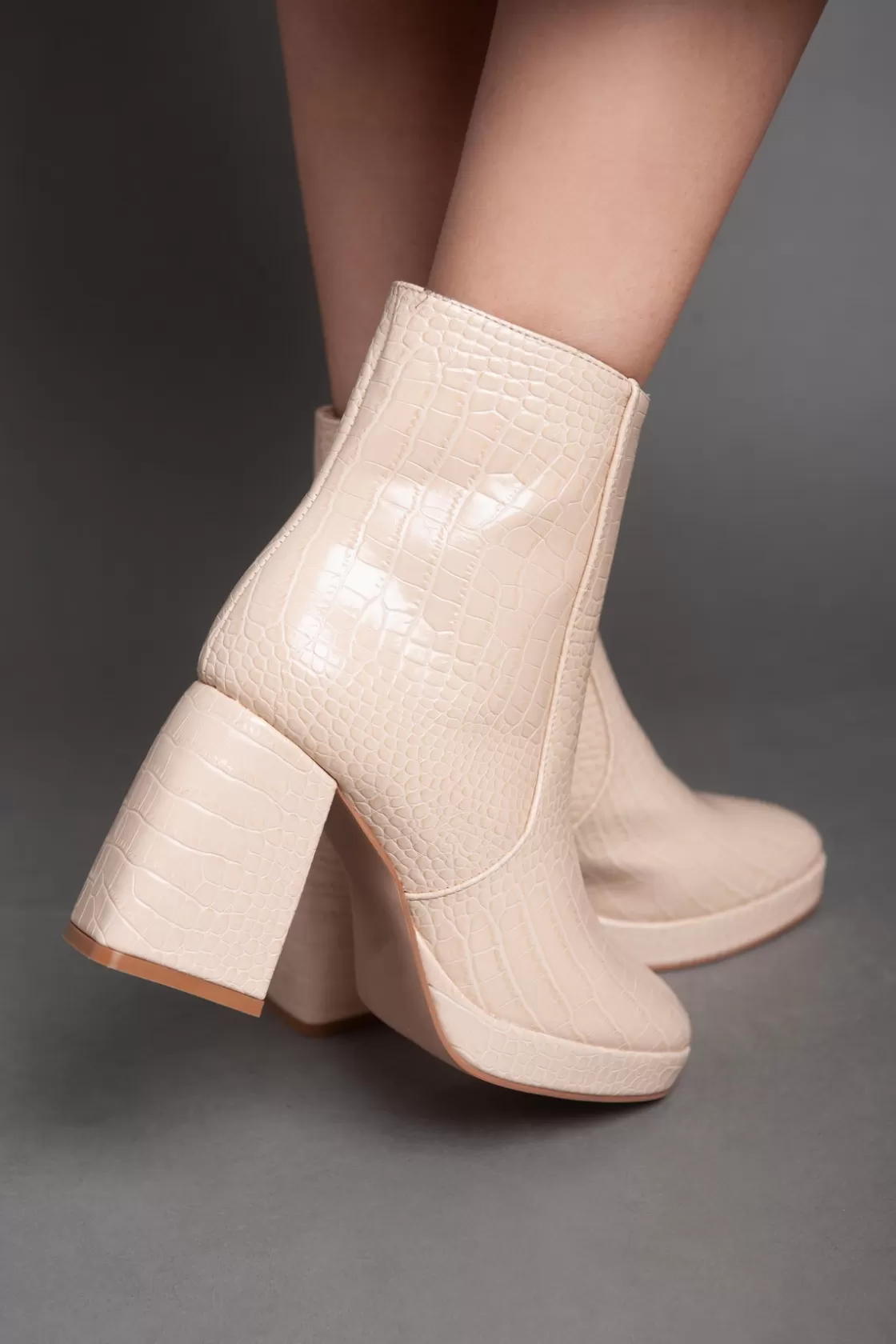 Boots*BREE Squared Heel Leather Half Boot - Beige